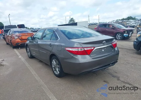 2015 Toyota Camry Le/Se/Xle/Xse z USA, uszkodzony, nr VIN 4T1BF1FK0FU091063